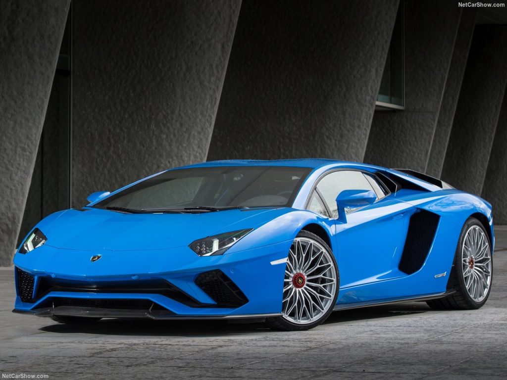 Kék Lamborghini Aventador