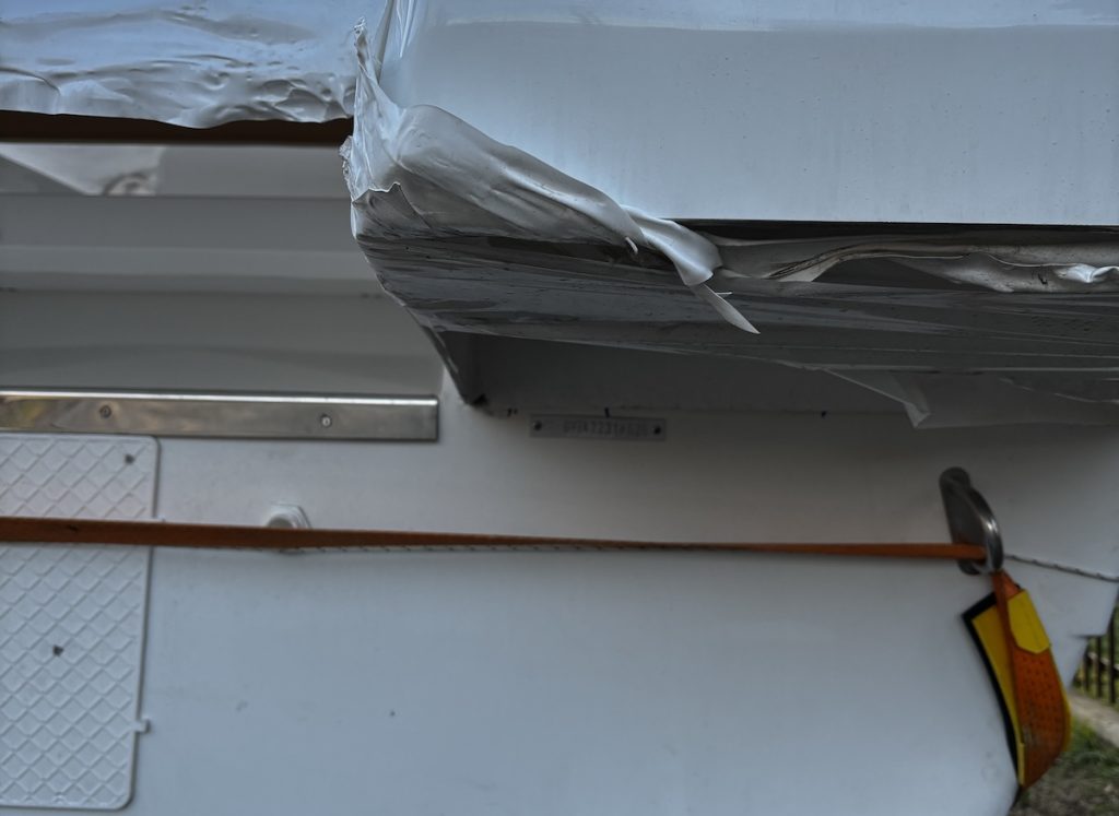 Hajó testszáma fém plaketten