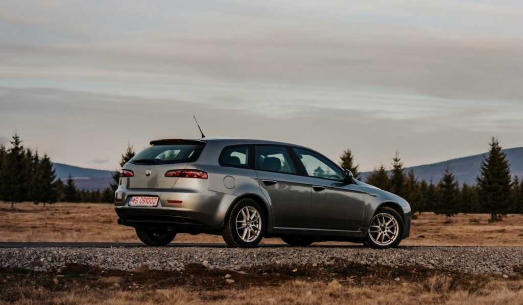 Sötétszürke Alfa Romeo 159 SW