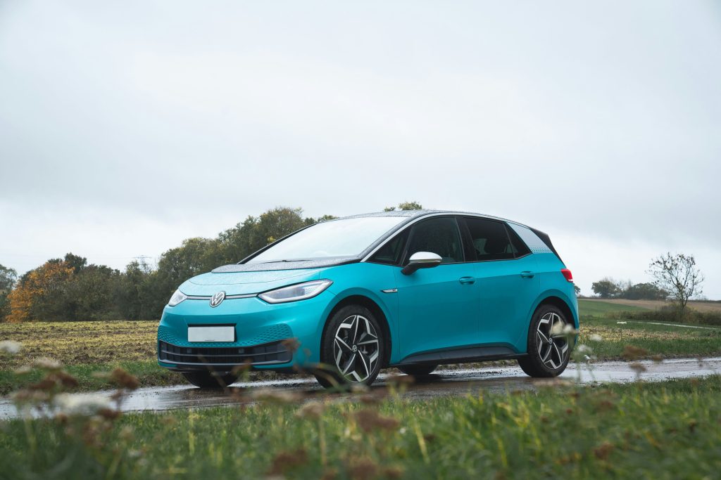 A képen egy Volkswagen ID. 3 látható.
