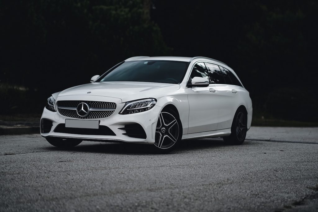Fehér Mercedes-Benz E 220 d