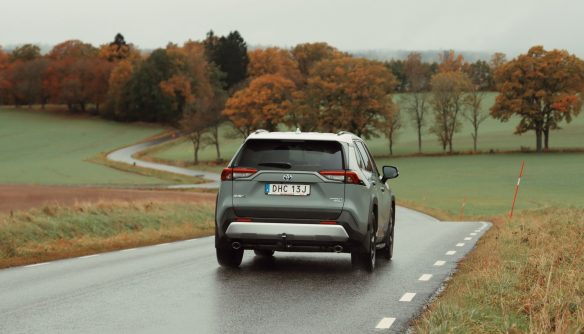 A képen egy Toyota látható.